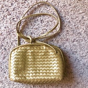 Elegant Gold Woven Women's Bag